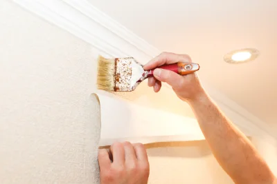 Pose de papier peint à Crevant-Laveine — revêtements muraux et toiles de verre